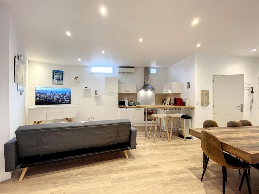Luxe Centre A Cote Du Palais Apartment